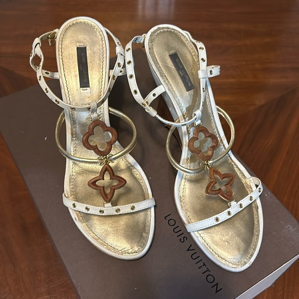 LOUIS VUITTON